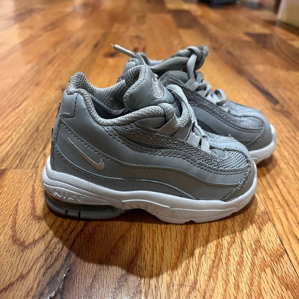 Grey Nike Little Max toddler 5c
